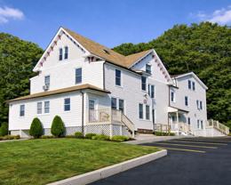 Live Close to Everything: Beaches, Schools, EB, Coast Guard Academy – 461 Williams St Has It All! - Photo 1 of 1