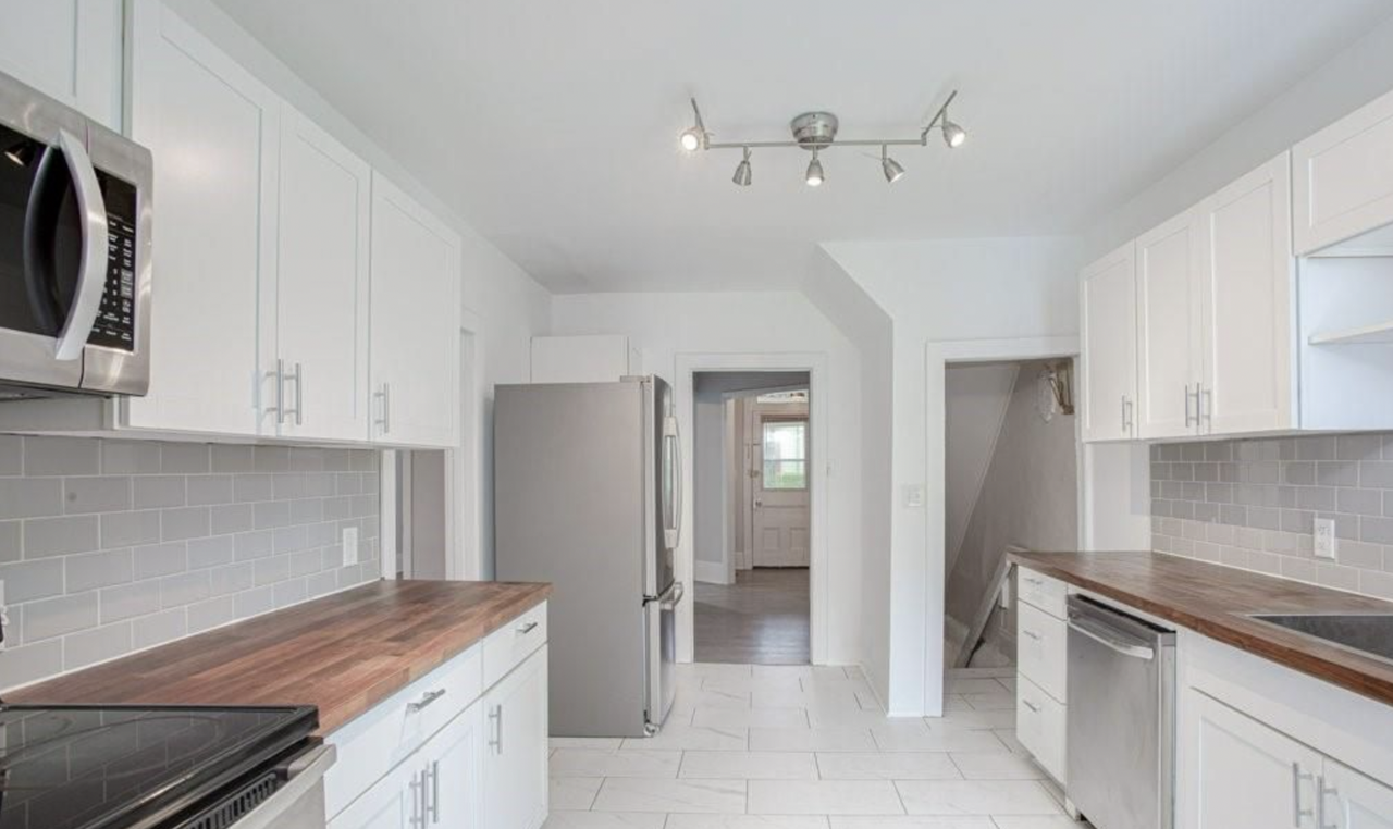 534 Albert Street - Photo 3 of 13