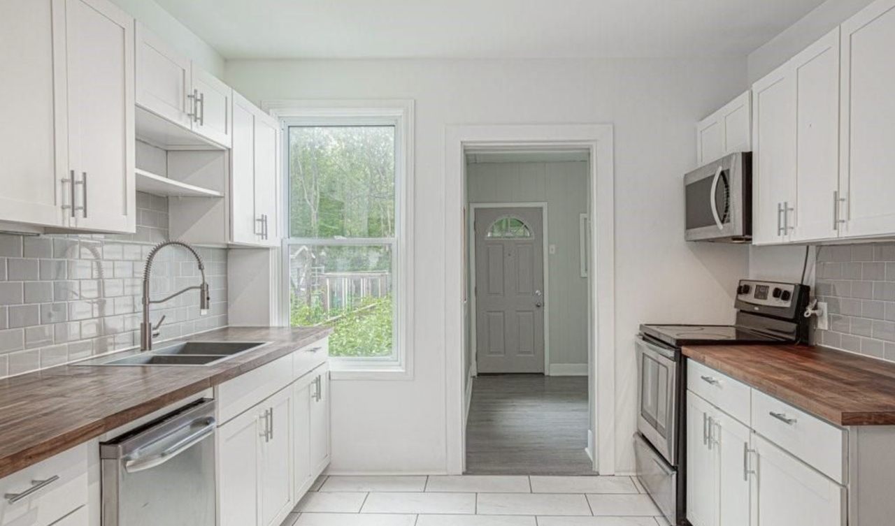 534 Albert Street - Photo 5 of 13