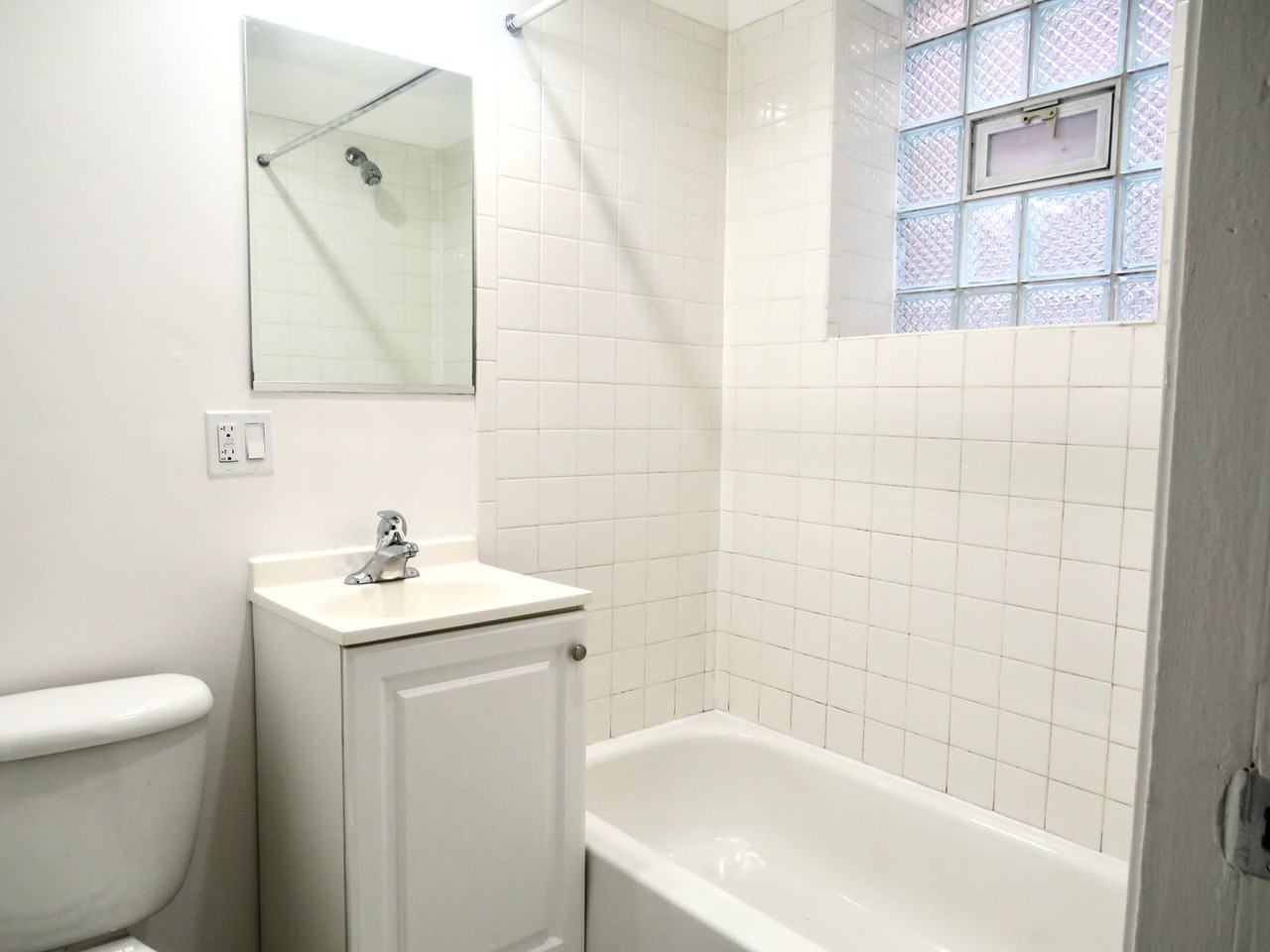 4241 N. Kenmore - Photo 4 of 9