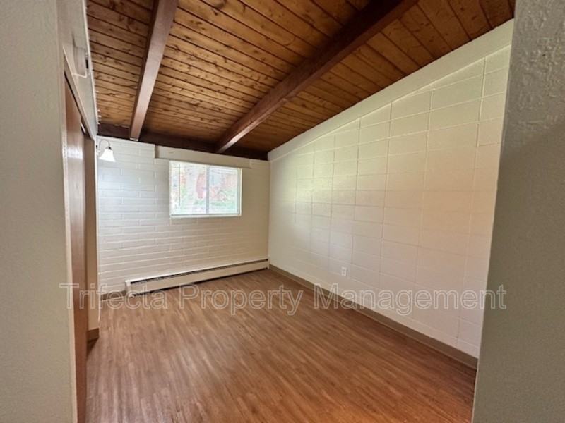 608 Parker St Apt A - Photo 6 of 8