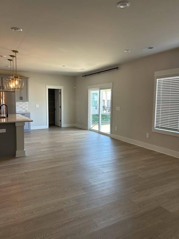 128 Willoughby Way - Photo 3 of 11