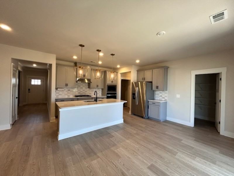 128 Willoughby Way - Photo 4 of 11