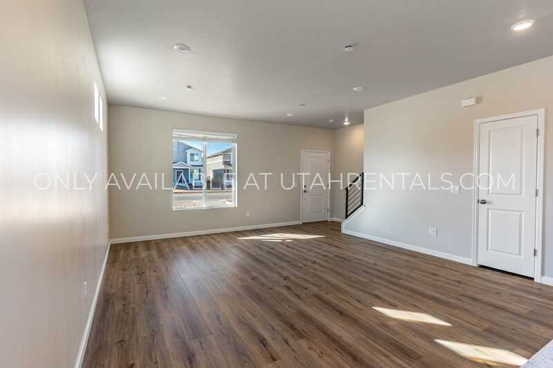 100 N Riverside Dr - Photo 5 of 27