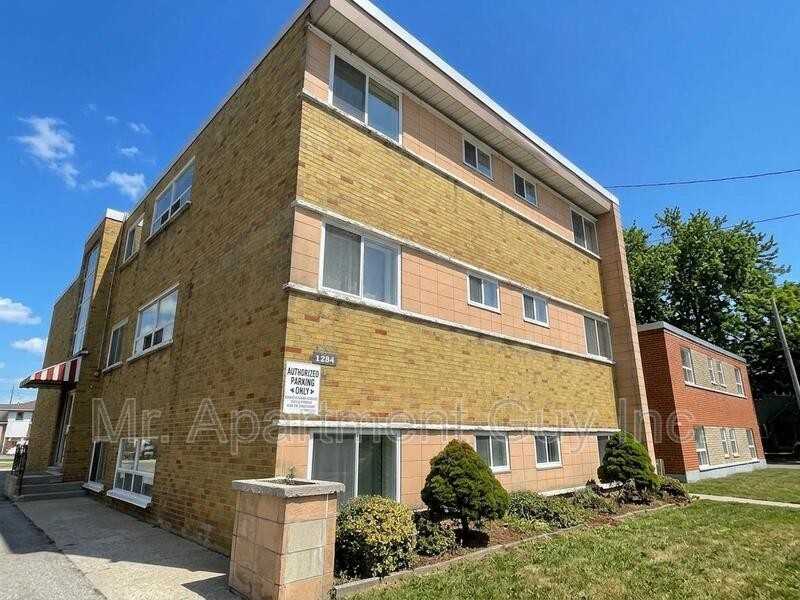 1284 Fennell Ave E #4 - Photo 2 of 23