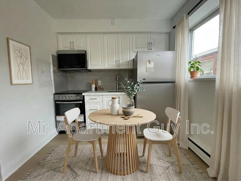 1284 Fennell Ave E #4 - Photo 5 of 23