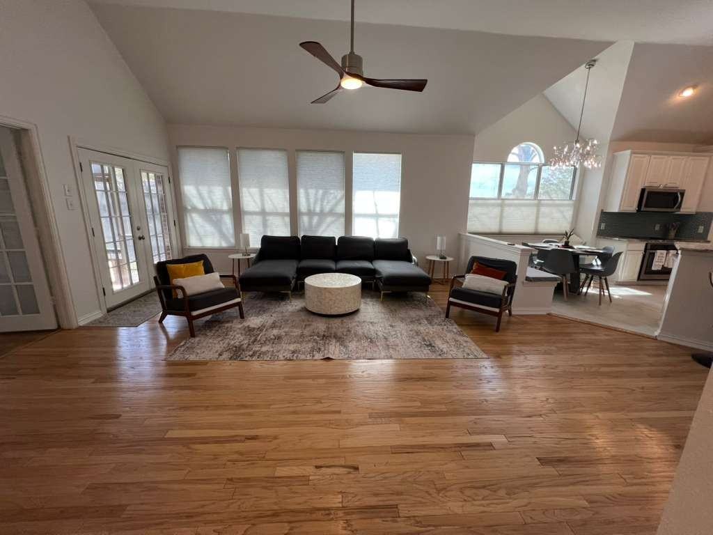 1827 Mystic St - Photo 2 of 19