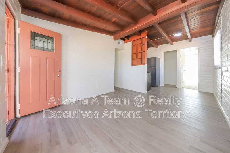3550 E Blacklidge Dr - Photo 3 of 23