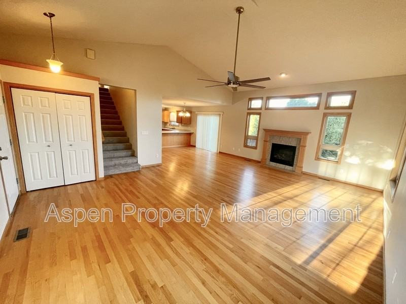 626 Tipperary Rd - Photo 3 of 19