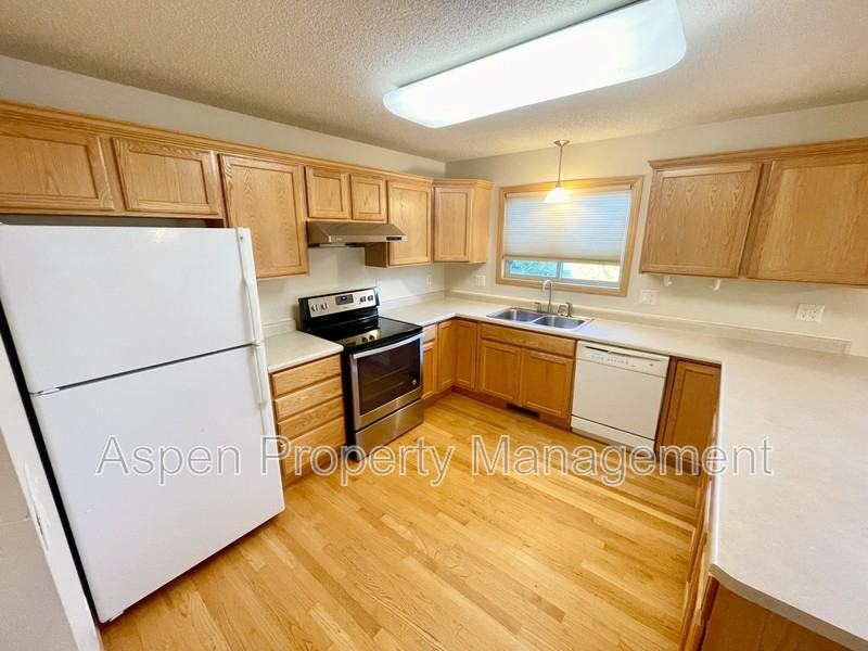 626 Tipperary Rd - Photo 6 of 19