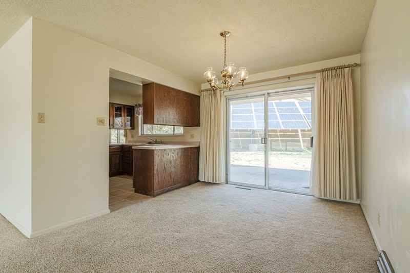 328 Mayfair Dr - Photo 5 of 10