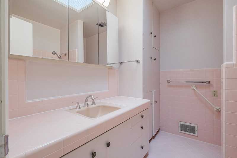 328 Mayfair Dr - Photo 7 of 10