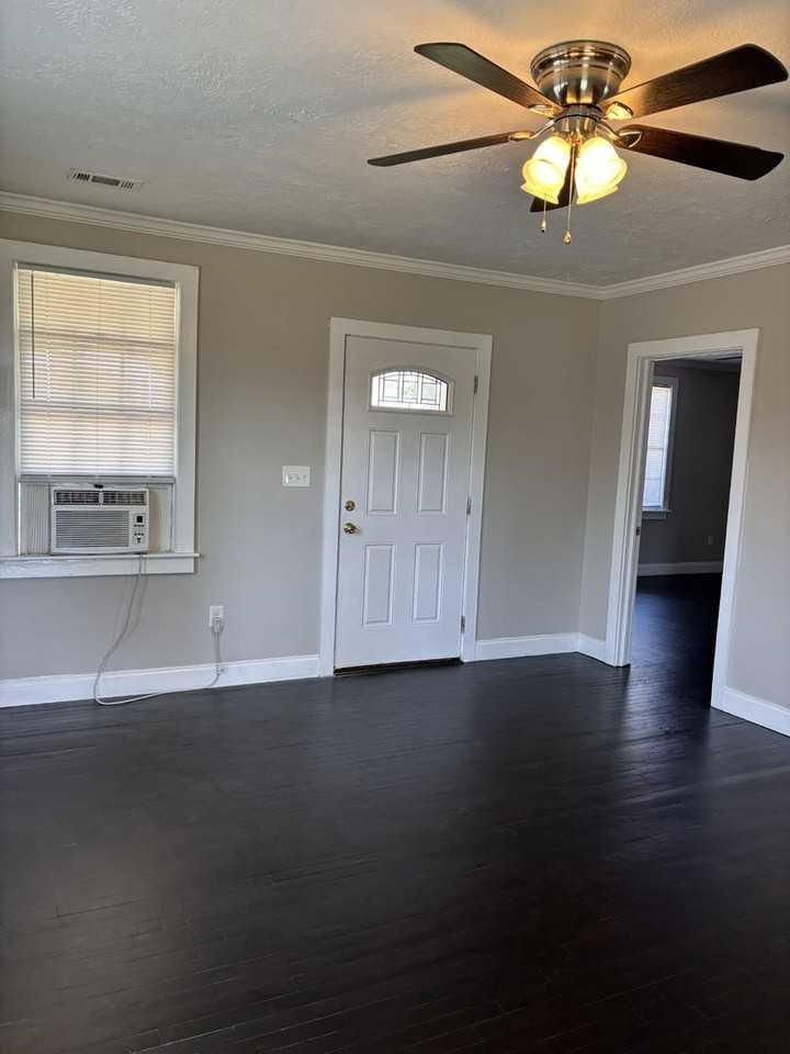 514 Beaufort Dr - Photo 4 of 22