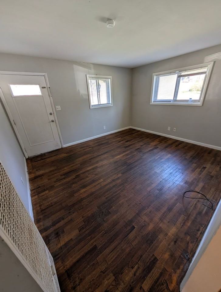 701 S Chapman St - Photo 3 of 7