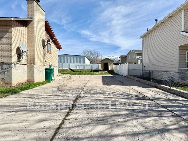 250 Nw - Photo 2 of 26