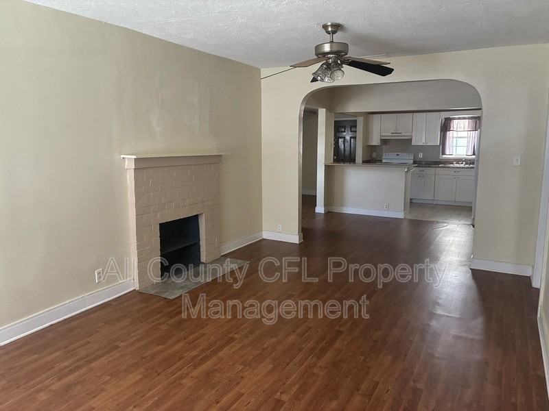 1200 W Kaley Ave - Photo 2 of 10