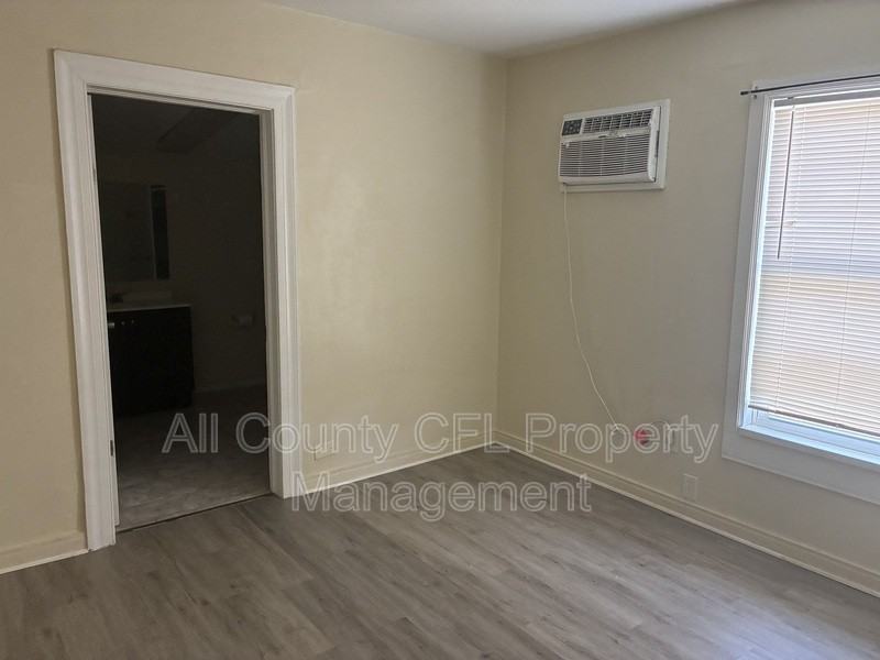 1200 W Kaley Ave - Photo 7 of 10