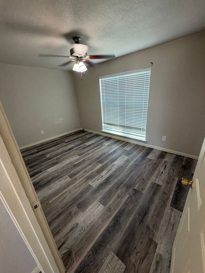 7616 Texridge Dr - Photo 2 of 11