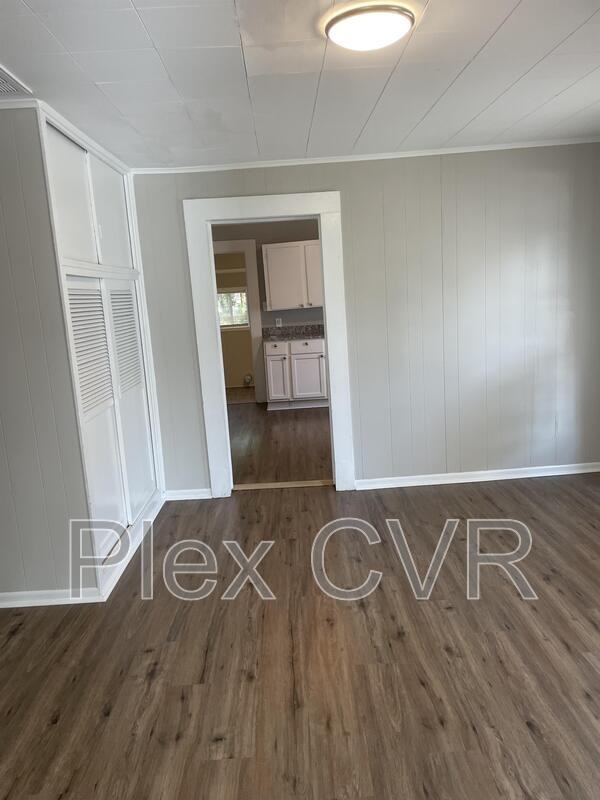 2817 Waverly Ave - Photo 4 of 10