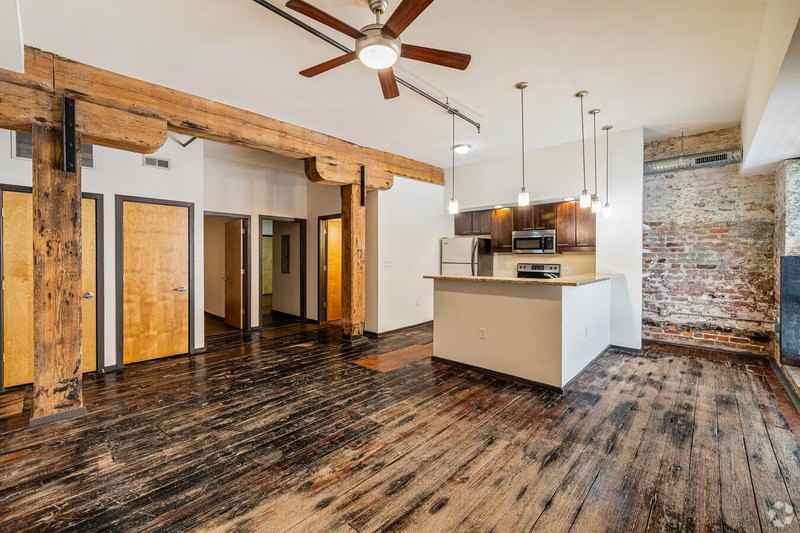 110 S 15th St #410 - Photo 4 of 11