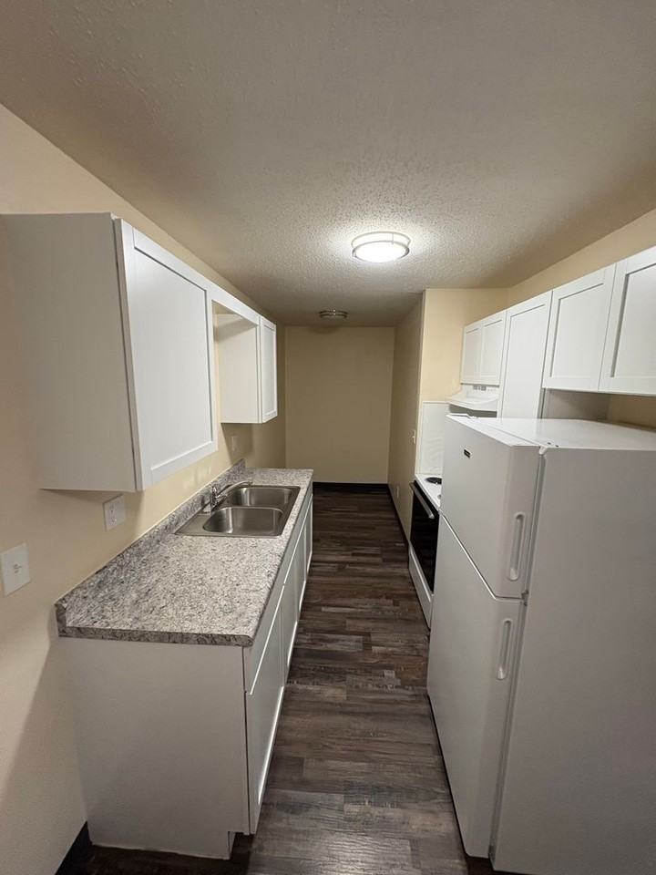 Wedgewood Apartments - Photo 6 of 18
