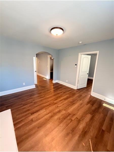 711 W 42nd St - Photo 3 of 15