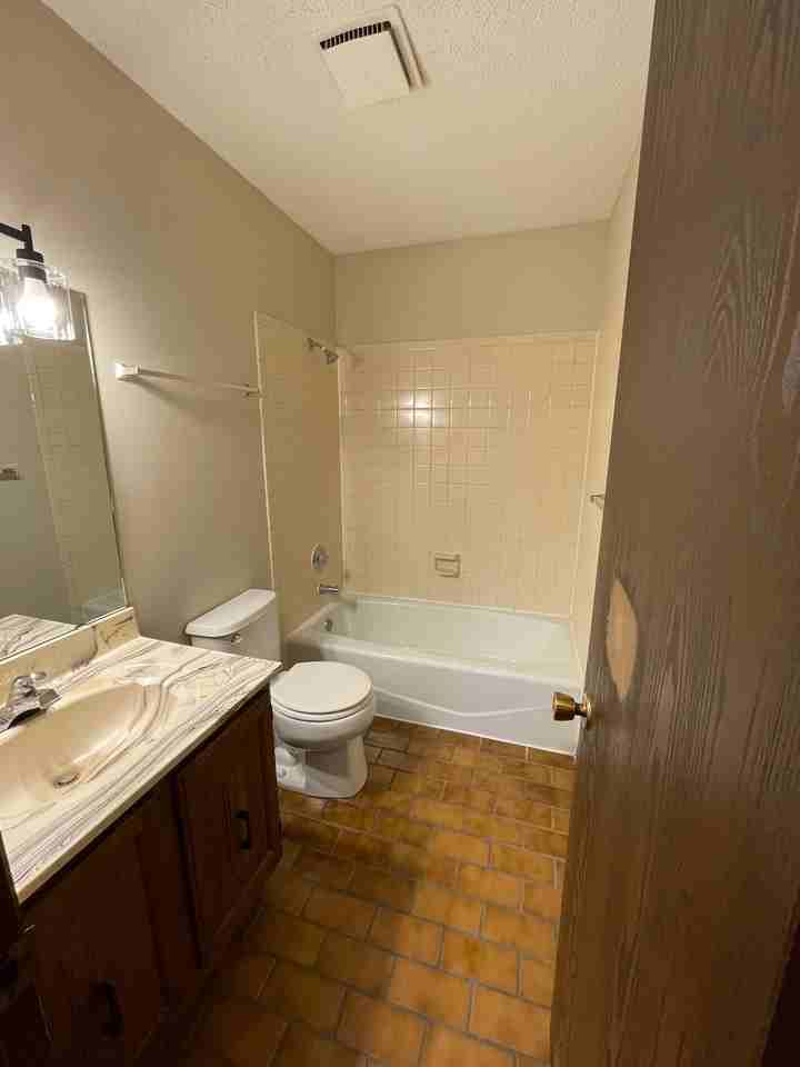 Cozy 1bed/1ba available near NWU - Photo 4 of 11