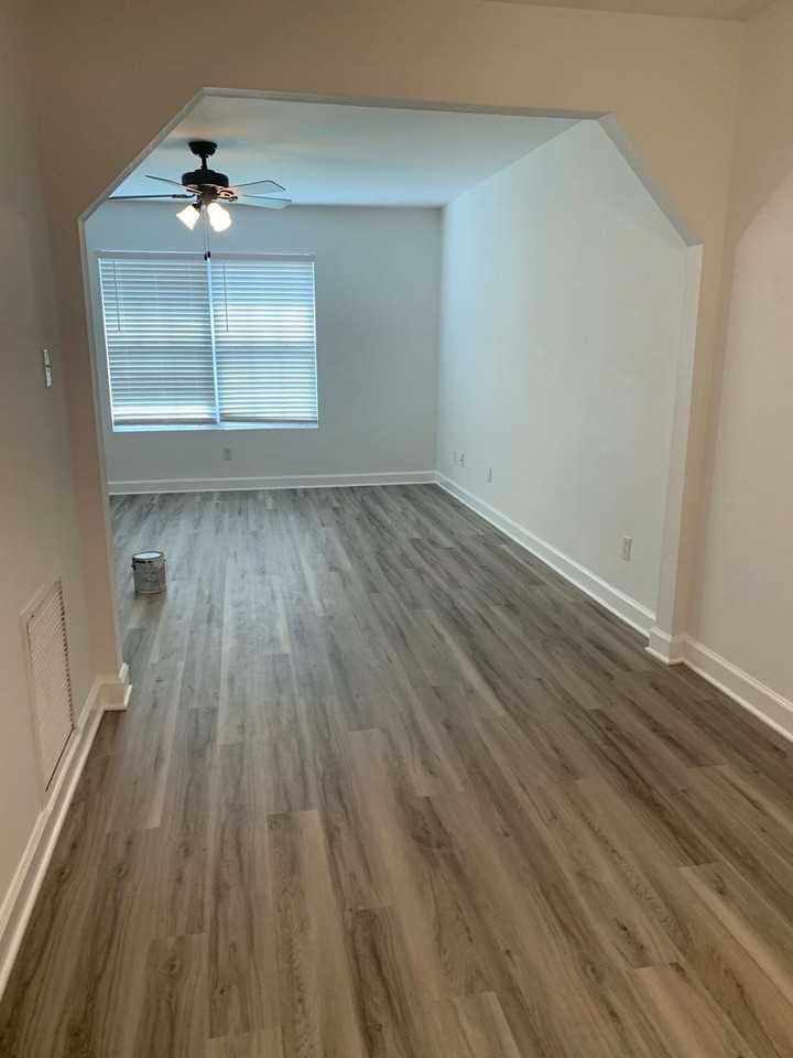 695 Douglas Dr - Photo 6 of 23