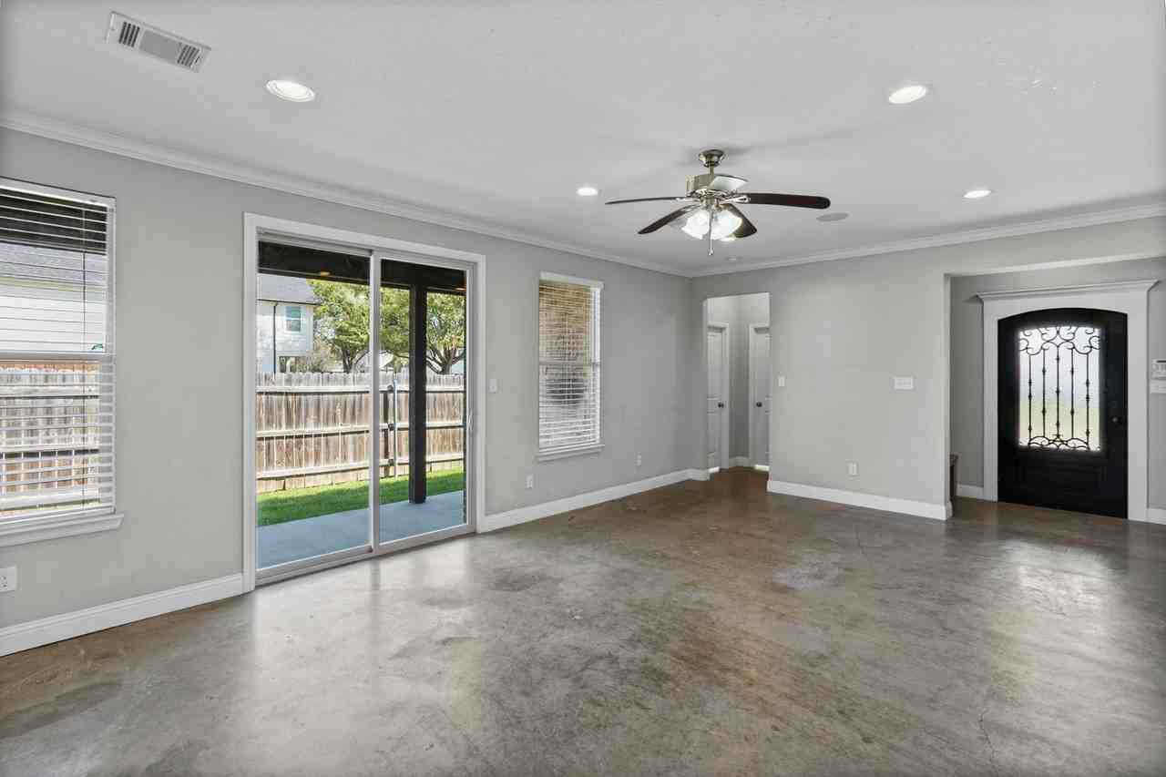 2800 Gordon Ave - Photo 5 of 33