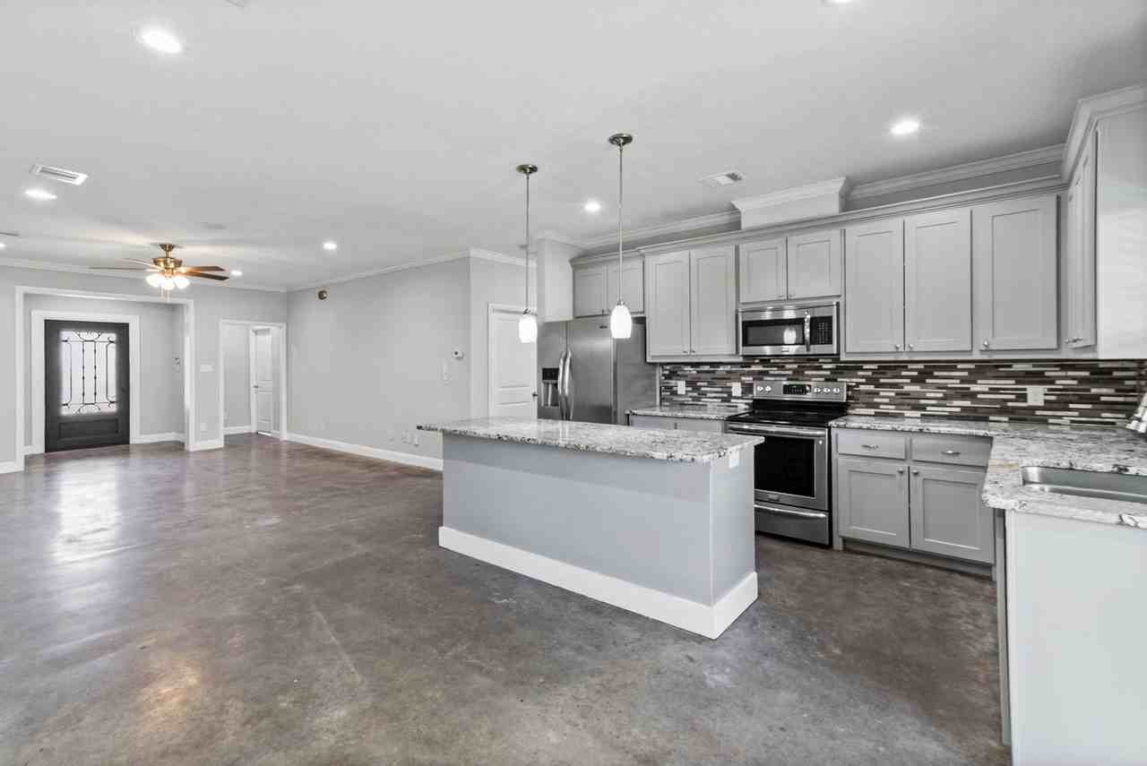 2704 Gordon Ave #1 - Photo 7 of 33