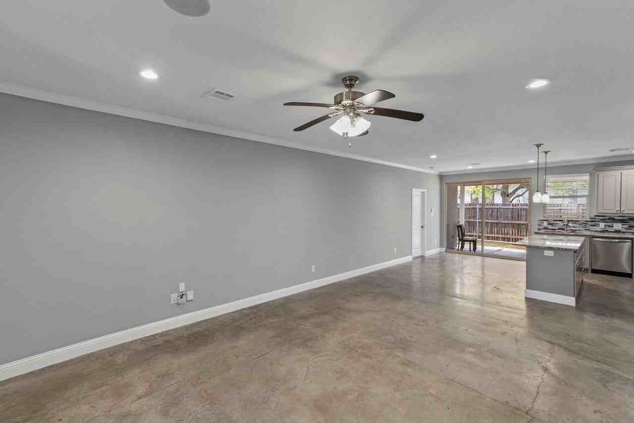 2710 Gordon Ave #1 - Photo 4 of 33