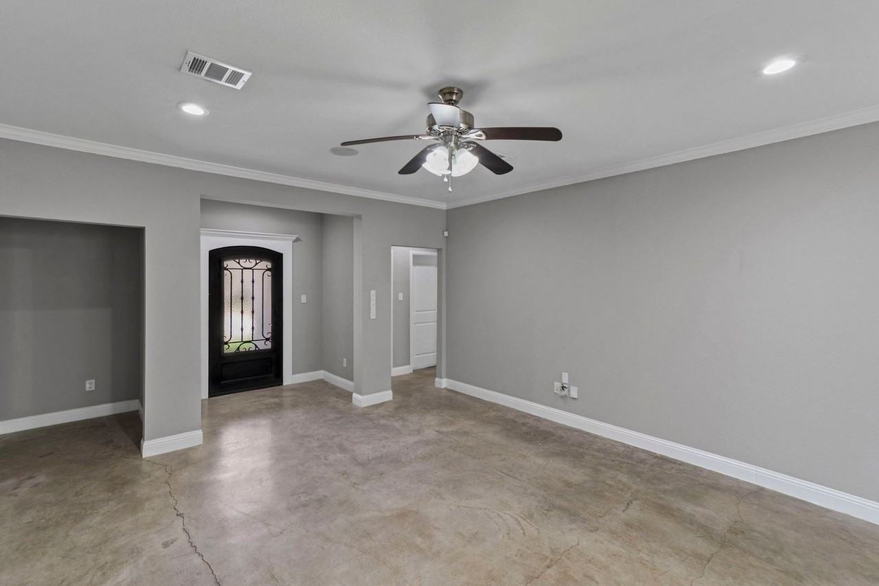 2710 Gordon Ave #1 - Photo 6 of 33