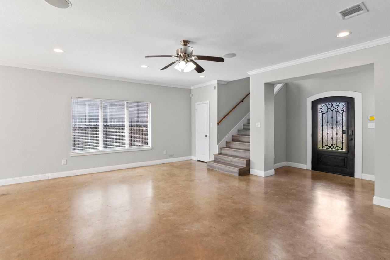 2825 Gordon Ave #1 - Photo 4 of 33