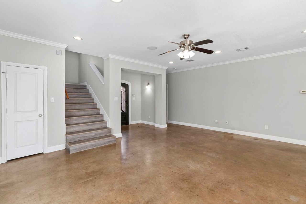 2825 Gordon Ave #1 - Photo 5 of 33