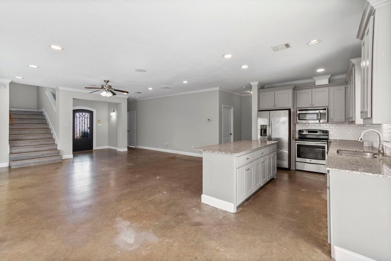 2825 Gordon Ave #1 - Photo 7 of 33
