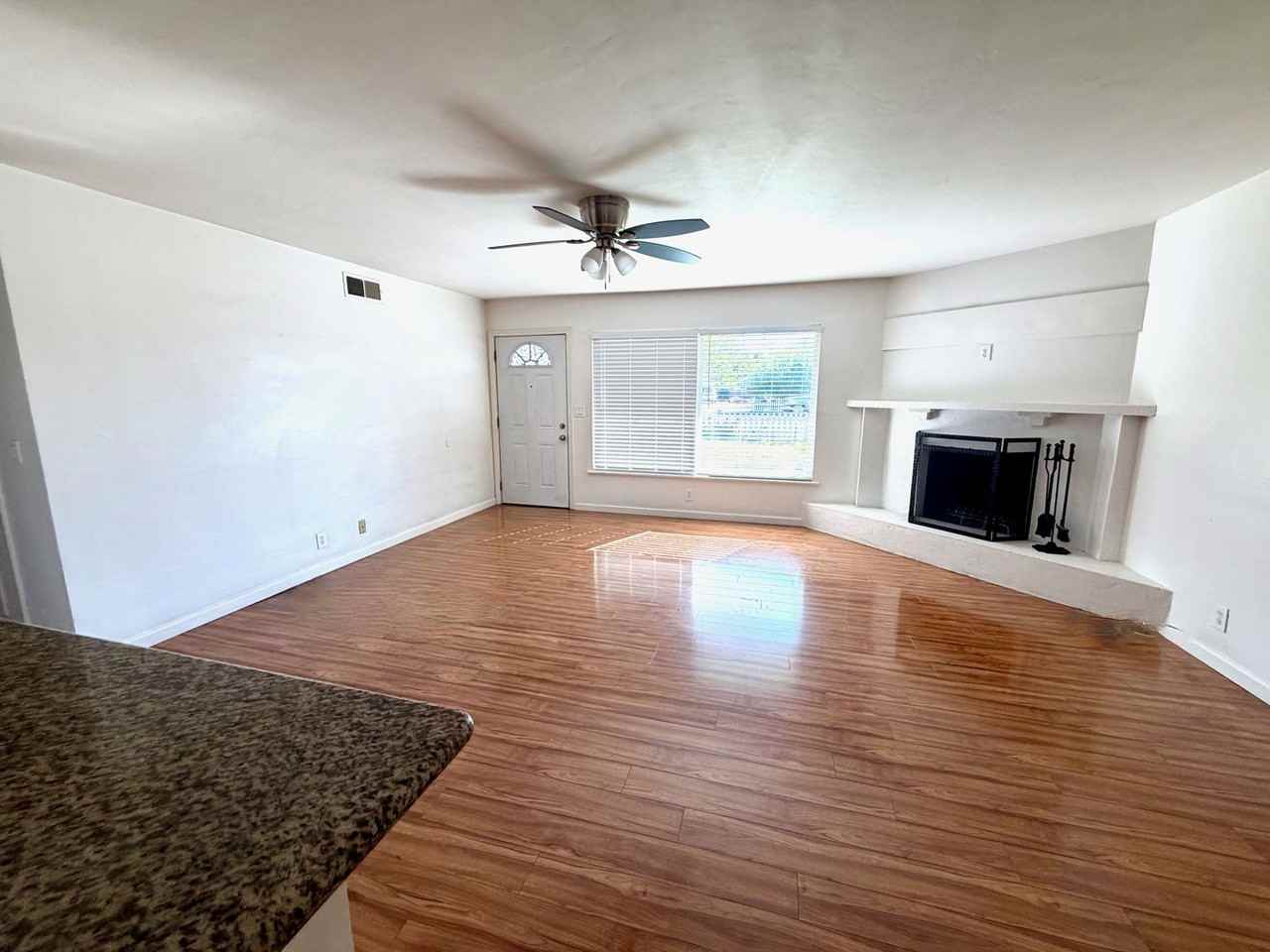 1620 Rock Springs Rd - Photo 2 of 12