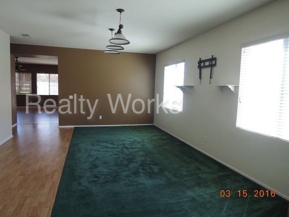 42592 Meade Cir - Photo 3 of 15