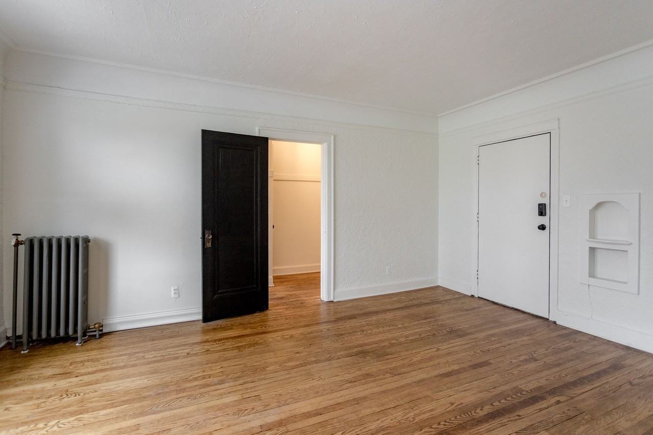 Glynn Court Apartments - Photo 7 of 37