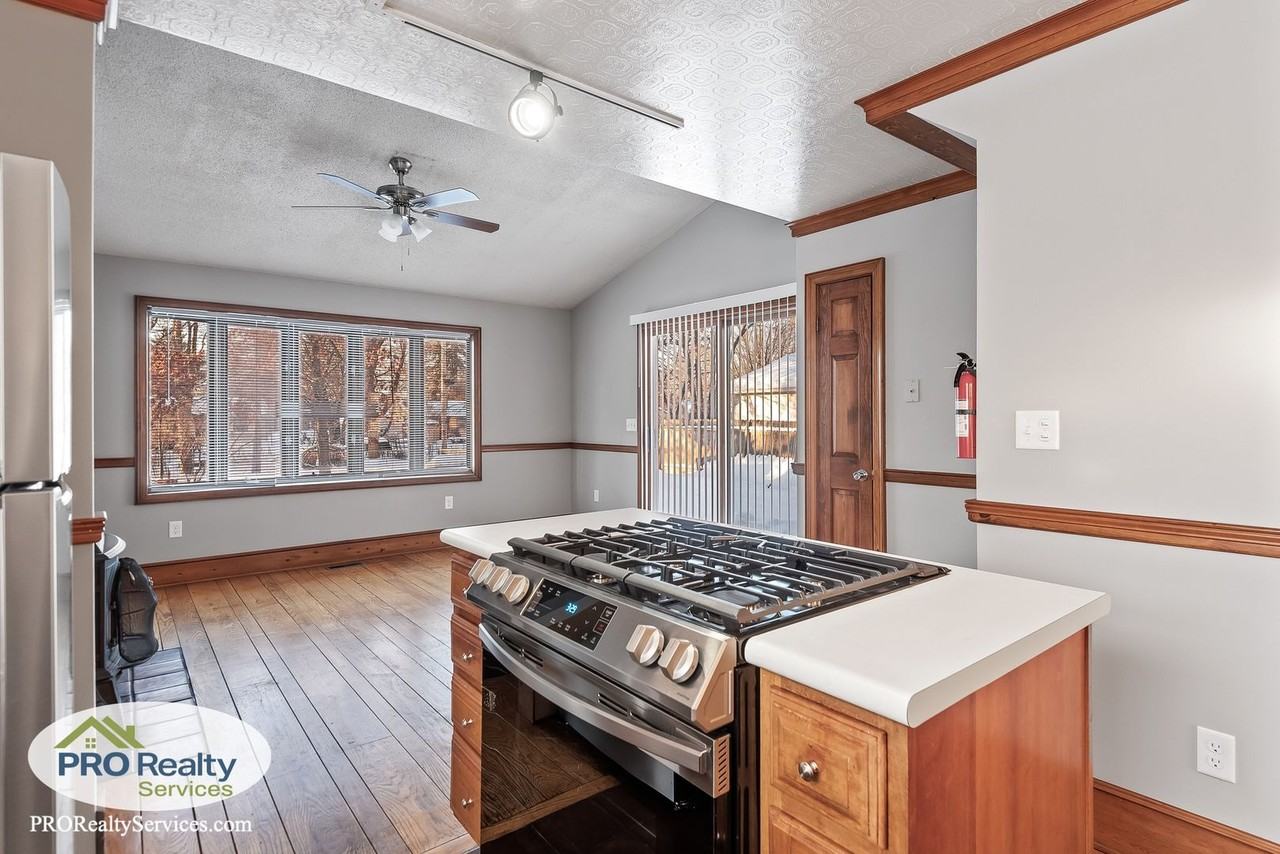 2078 Dorothy Ave - Photo 6 of 30