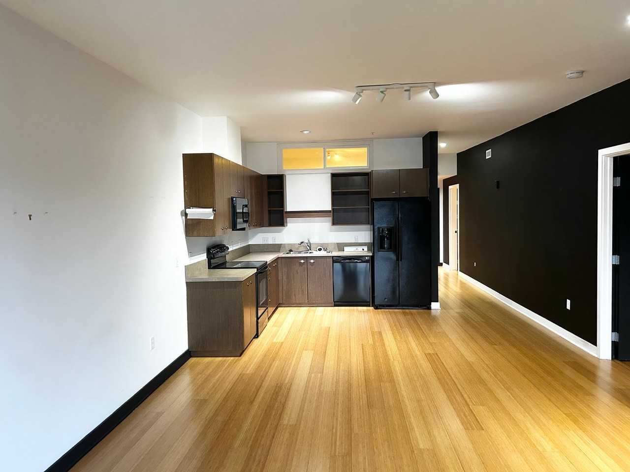 3970 N Interstate Ave #404 - Photo 3 of 29