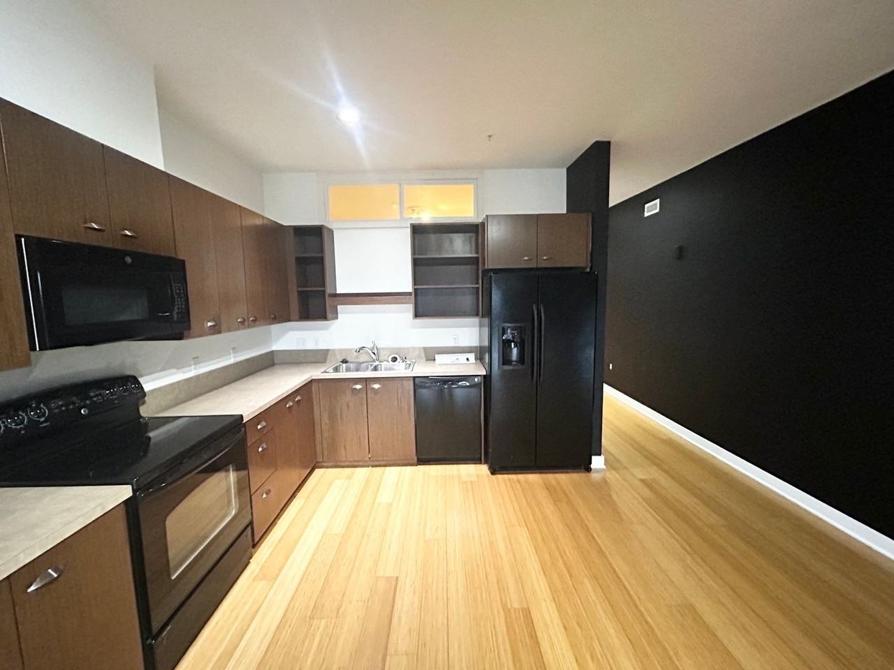 3970 N Interstate Ave #404 - Photo 4 of 29