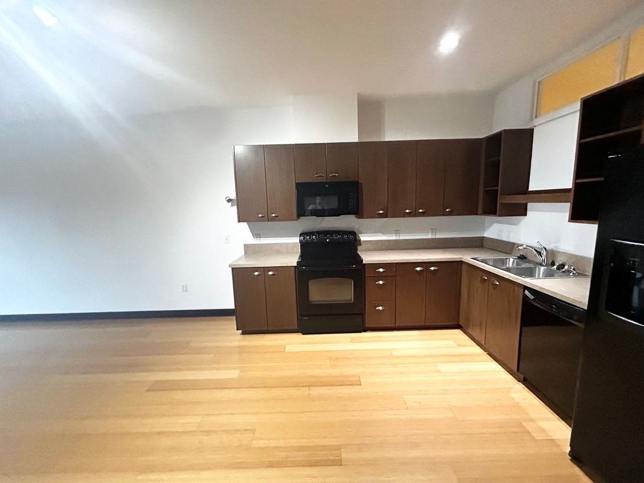 3970 N Interstate Ave #404 - Photo 5 of 29