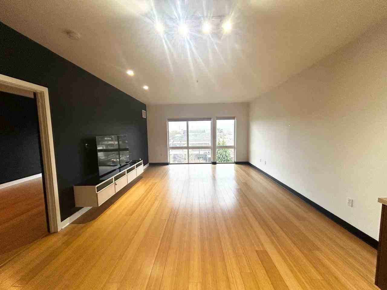 3970 N Interstate Ave #404 - Photo 6 of 29