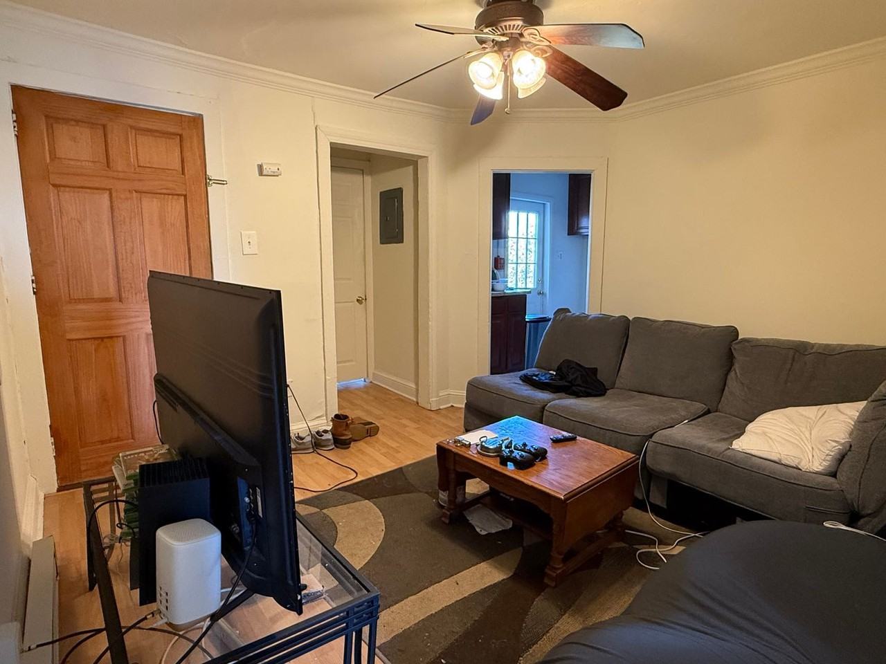 133 E Market St Fl B - Photo 3 of 7