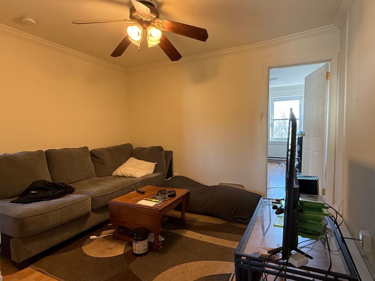 133 E Market St Fl B - Photo 4 of 7