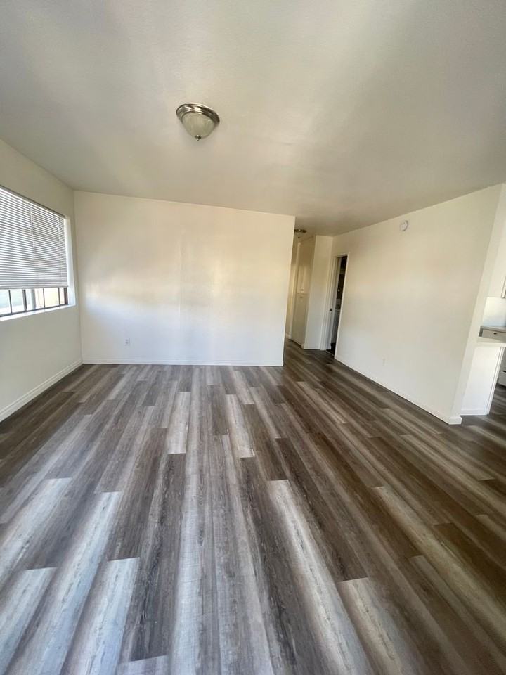 1225 N Broadway #12 - Photo 3 of 13