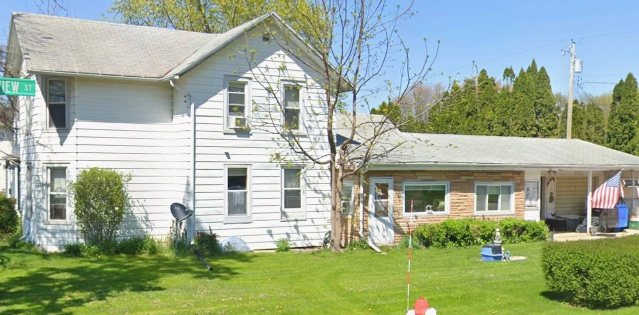 100 Valley View St - Photo 2 of 12