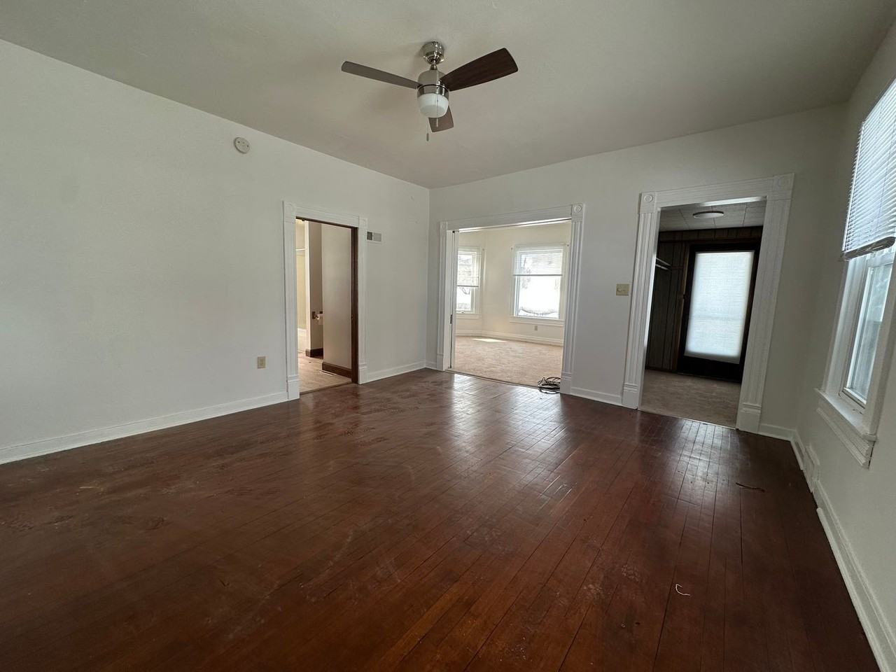 100 Valley View St - Photo 7 of 12