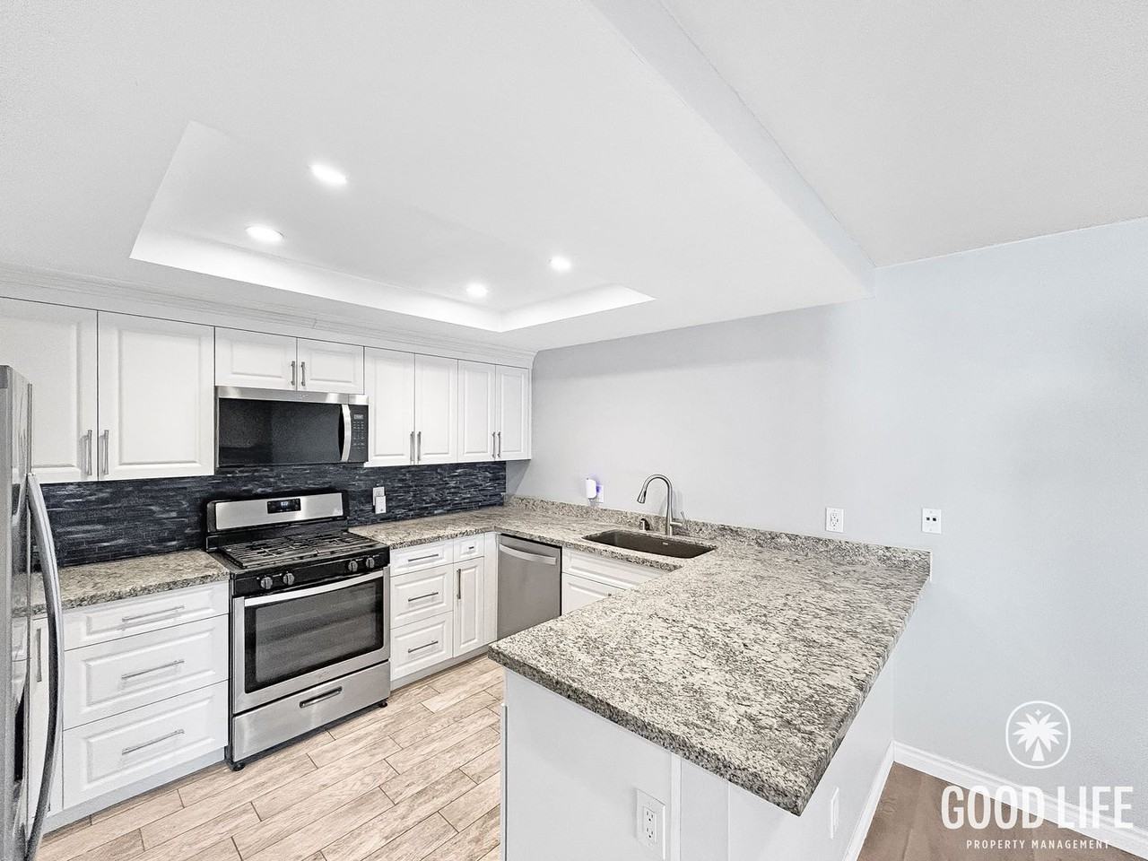 10246 Norma Gardens Dr #8 - Photo 5 of 18