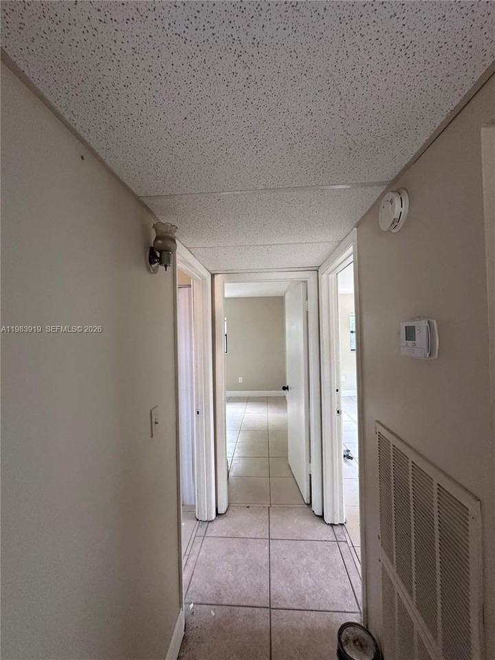 320 Nw 33rd Ave - Photo 7 of 13